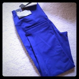 NWT 3/4 Nike leggings